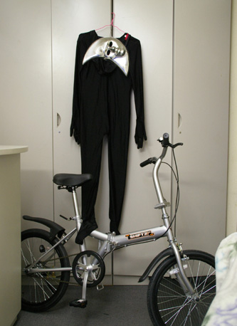 ムーンマン月男と自転車