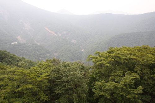 強大なパワースポット 長野のゼロ磁場地帯 山の風景写真